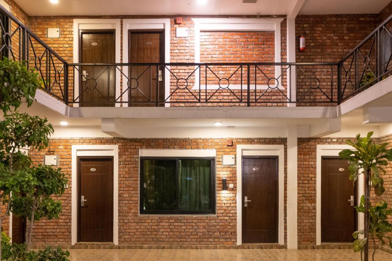 Dreamland Gold Resort&Hotel Pvt. Ltd. Bhairāhawā Exterior foto